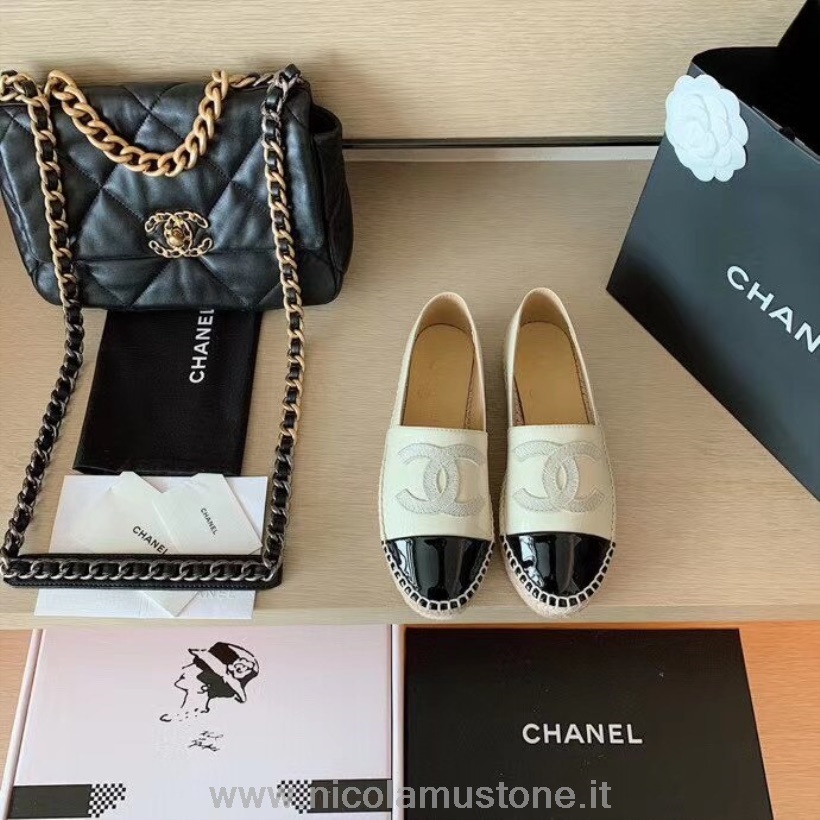 Alpargatas Chanel De Qualidade Original Couro De Cordeiro Brilhante Primavera/verão 2020 Coleção Marfim/preto