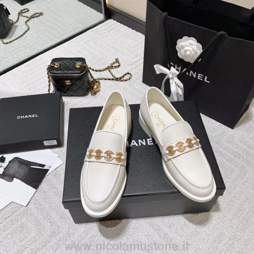 Mocassim De Qualidade Original Chanel Embelezado Em Couro De Bezerro Coleção Outono/inverno 2021 Branco
