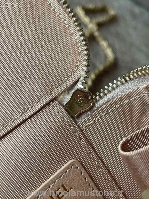 оригинальная качественная мини-сумка Chanel из телячьей кожи 12 см золотая фурнитура коллекция весна-лето 2021 бежевая