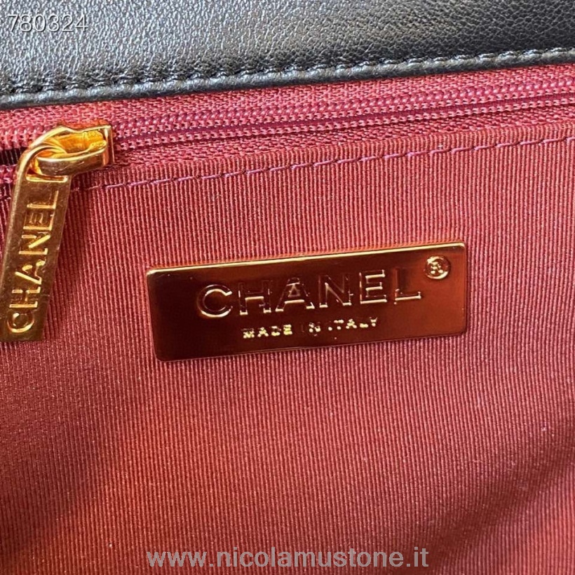 оригинальная качественная сумка с клапаном Chanel 19 30см As1161 серебристая фурнитура из козьей кожи коллекция осень/зима 2021 черный