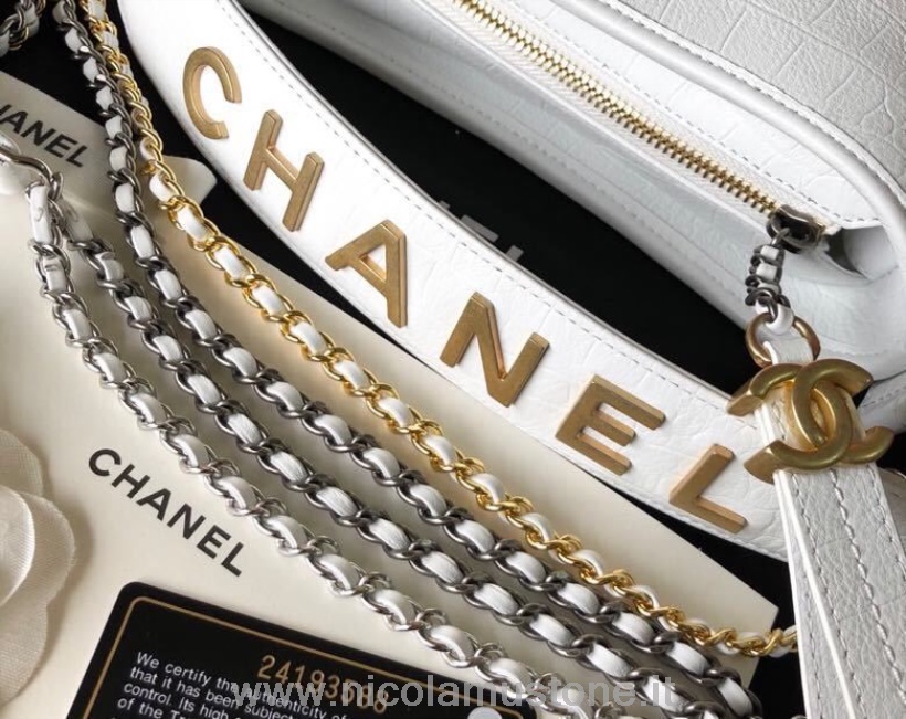 оригинальное качество Chanel Gabrielle тиснением под крокодила из телячьей кожи сумка-хобо из кожи ягненка золотая фурнитура коллекция Pre-fall 2019 белый