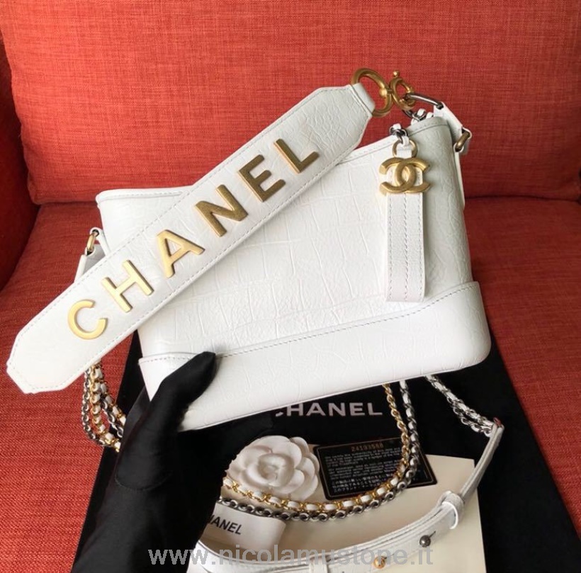 оригинальное качество Chanel Gabrielle тиснением под крокодила из телячьей кожи сумка-хобо из кожи ягненка золотая фурнитура коллекция Pre-fall 2019 белый