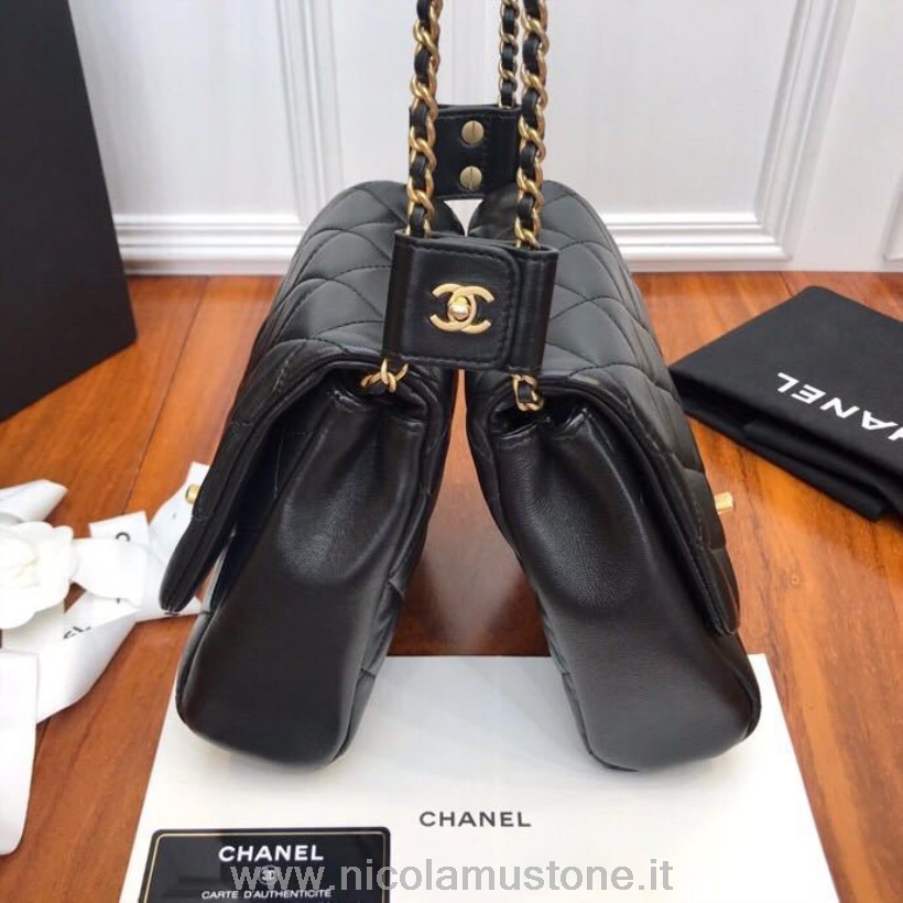 оригинальный качественный боковой пакет Chanel с сумками из искусственного жемчуга 20 см из кожи ягненка золотая фурнитура весна / лето 2019 акт 2 коллекция черный