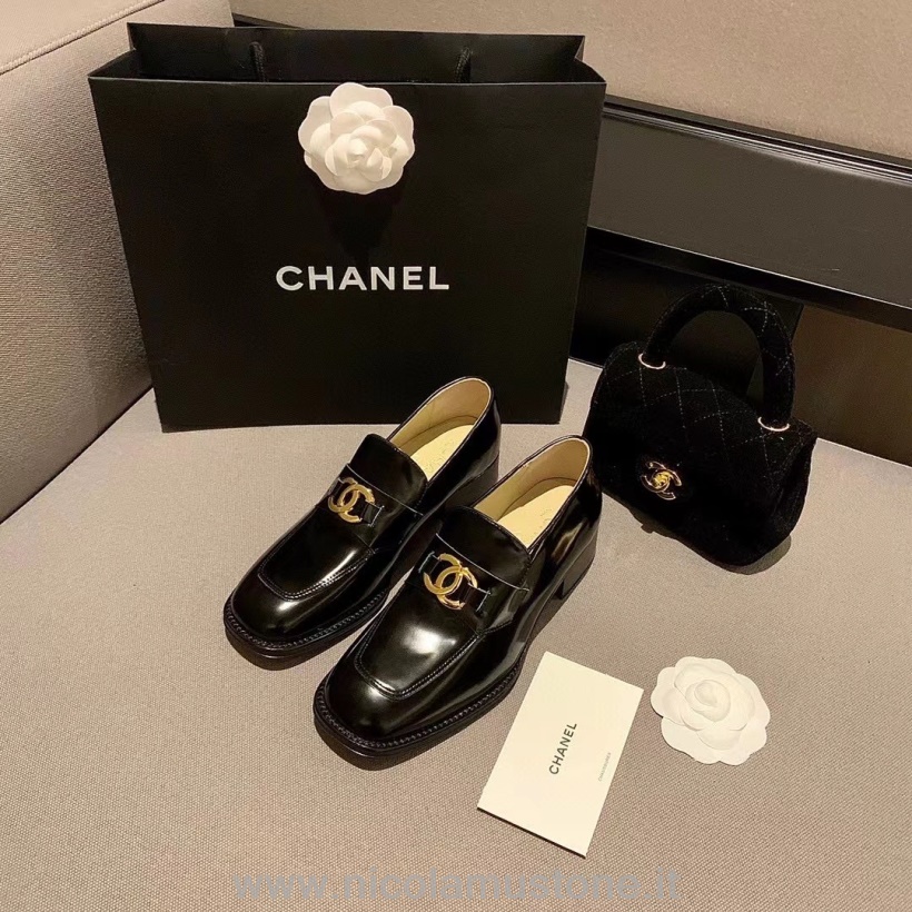 Повседневные лоферы Chanel оригинального качества из телячьей кожи коллекции осень/зима 2021 черные