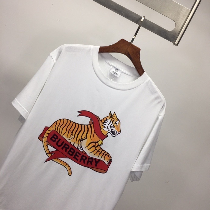Originalkvalitet Burberry Lunar Year Tiger Kortärmad T-shirt Vår/sommar 2022 Kollektion Vit