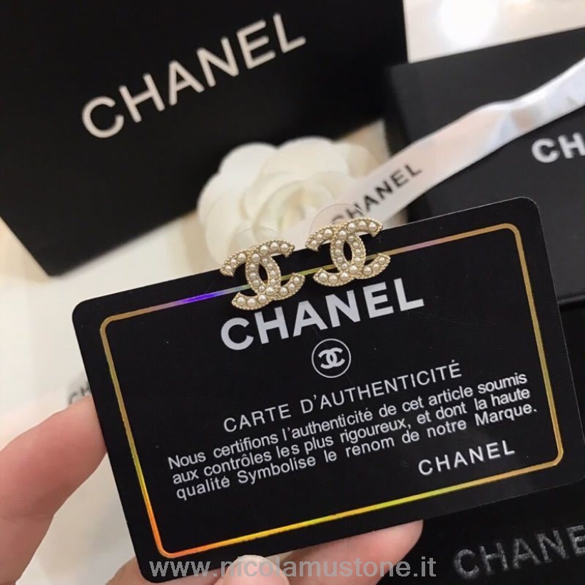 Originalkvalitet Chanel Cc Logo Pärlförskönade örhängen 97371 Vår/sommar 2020 Kollektion Guld