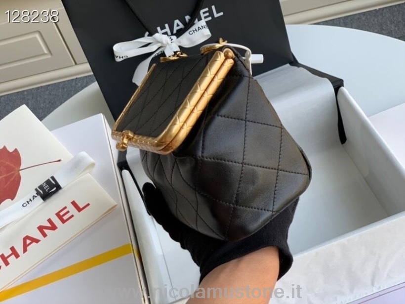 คุณภาพเดิม Chanel Kiss Lock กระเป๋า 22 ซม หนังแกะหนังฮาร์ดแวร์ทองฤดูใบไม้ร่วง/ฤดูหนาว 2020 คอลเลกชันสีดำ