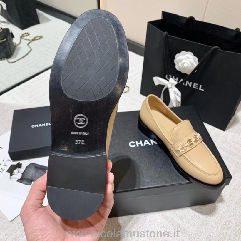 คุณภาพดั้งเดิม Chanel Embellished Loafer Flats หนังลูกวัวฤดูใบไม้ร่วง/ฤดูหนาว 2021 คอลเลกชันสีเบจ