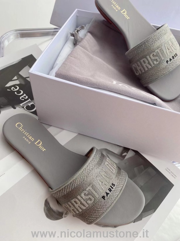 รองเท้าแตะ Christian Dior Dway คุณภาพดี ตัดเย็บด้วยผ้าฝ้ายหนังลูกวัว คอลเลกชั่น Spring/Summer 2021 สีเทา