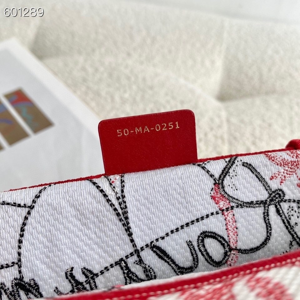 Orijinal Kalite Christian Dior D-royaume D\amour Kitap çantası 36cm Nakış Tuval Sonbahar/kış 2021 Koleksiyonu Kırmızı/beyaz