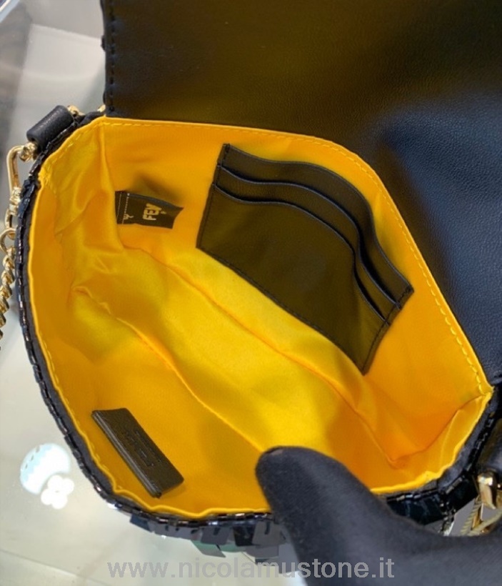 Orijinal Kalite Fendi Ff Payet Işlemeli Baget üst Saplı çanta 18cm Ilkbahar/yaz 2021 Koleksiyonu Siyah