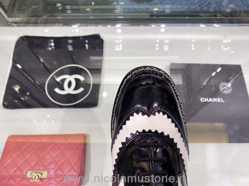 Orijinal Kaliteli Chanel Zincir Işlemeli Creepers Dana Derisi Sonbahar/kış 2019 Koleksiyonu Beyaz/siyah