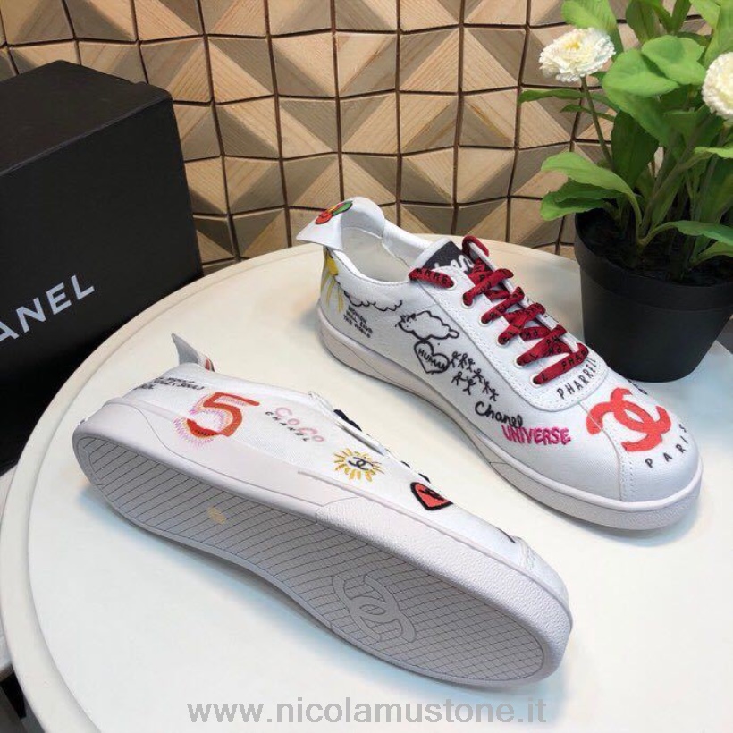 Orijinal Kalite Chanel X Pharrell Kapsül Graffiti Tuval Dantelli Unisex Spor Ayakkabı Ilkbahar/yaz 2019 Koleksiyonu Beyaz